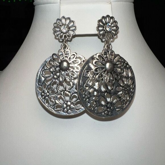 Boho Silver Tone Large Flower Disc Earrings - Picture 1 of 6
